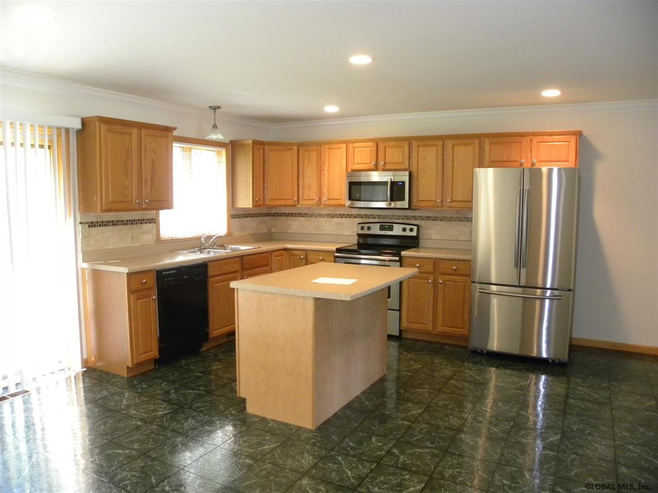 8 Red Maple Lane, Unit B Halfmoon, NY 12065 - Photo 6 of 18 Photo 6