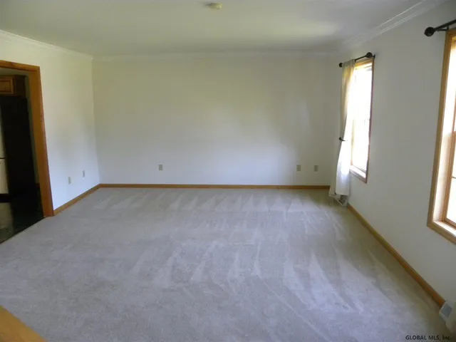 $2,700 | 8 Red Maple Lane, Unit B, Halfmoon, NY 12065