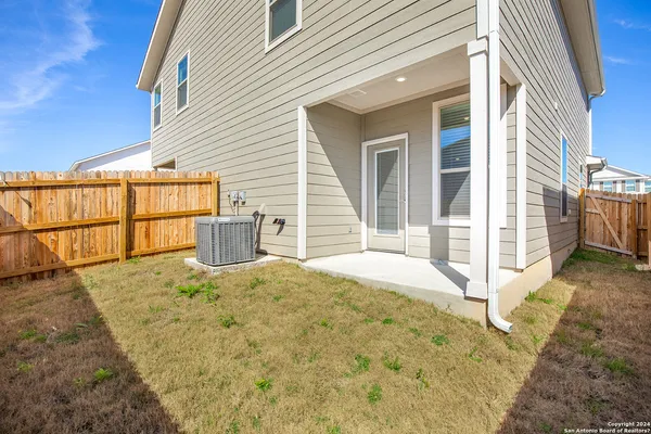 $1,595 | 7523 Gramercy Way, Unit 101, San Antonio, TX 78253