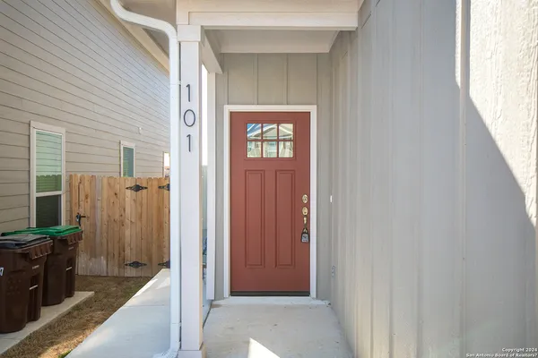 $1,595 | 7523 Gramercy Way, Unit 101, San Antonio, TX 78253