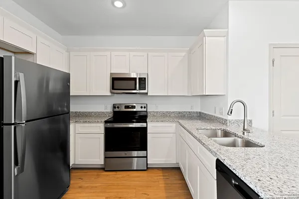 $1,595 | 7523 Gramercy Way, Unit 101, San Antonio, TX 78253