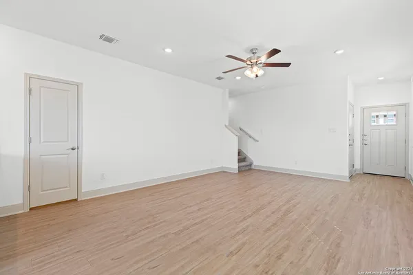 $1,595 | 7523 Gramercy Way, Unit 101, San Antonio, TX 78253