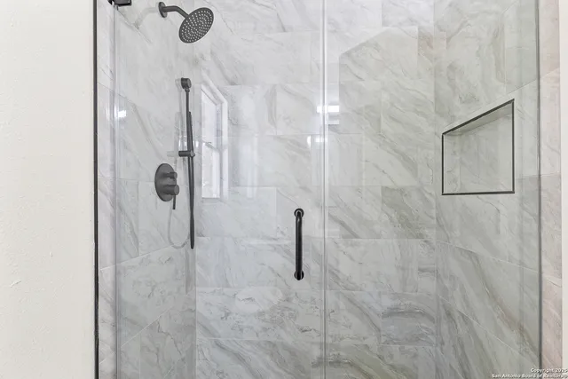 $375,000 | 119 Shadywood Lane, San Antonio, TX 78216