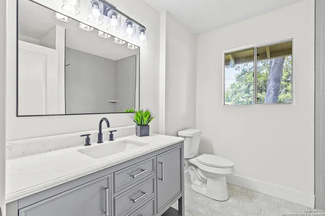 $375,000 | 119 Shadywood Lane, San Antonio, TX 78216