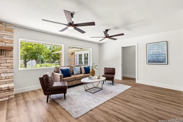 $375,000 | 119 Shadywood Lane, San Antonio, TX 78216