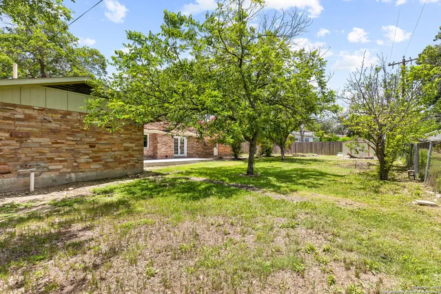 $375,000 | 119 Shadywood Lane, San Antonio, TX 78216