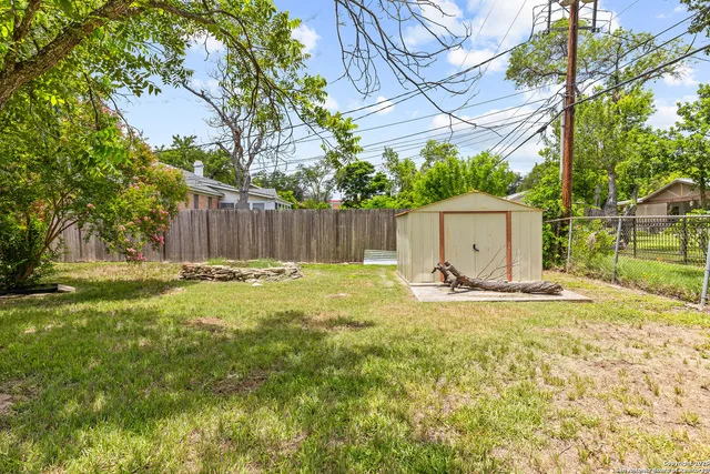 $375,000 | 119 Shadywood Lane, San Antonio, TX 78216