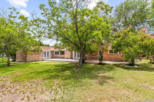 $375,000 | 119 Shadywood Lane, San Antonio, TX 78216