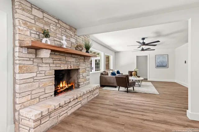 $375,000 | 119 Shadywood Lane, San Antonio, TX 78216