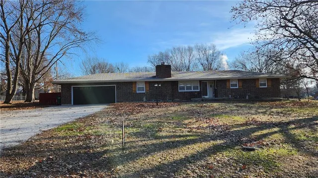 $319,000 | 908 Harr-Grove, Peculiar, MO 64078