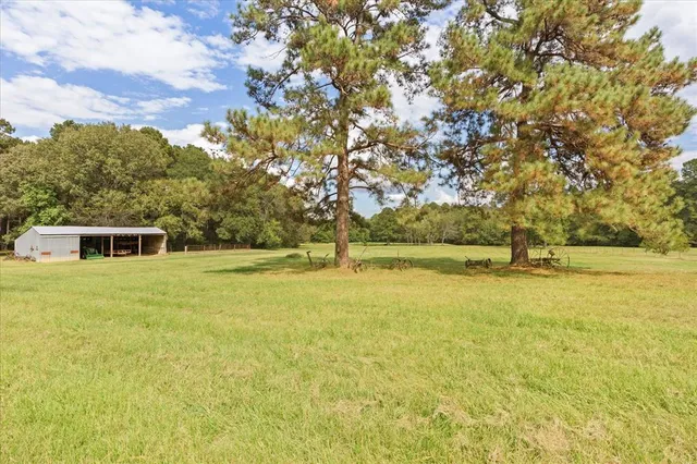 $1,250,000 | 374 County Road 104, Carthage, TX 75633
