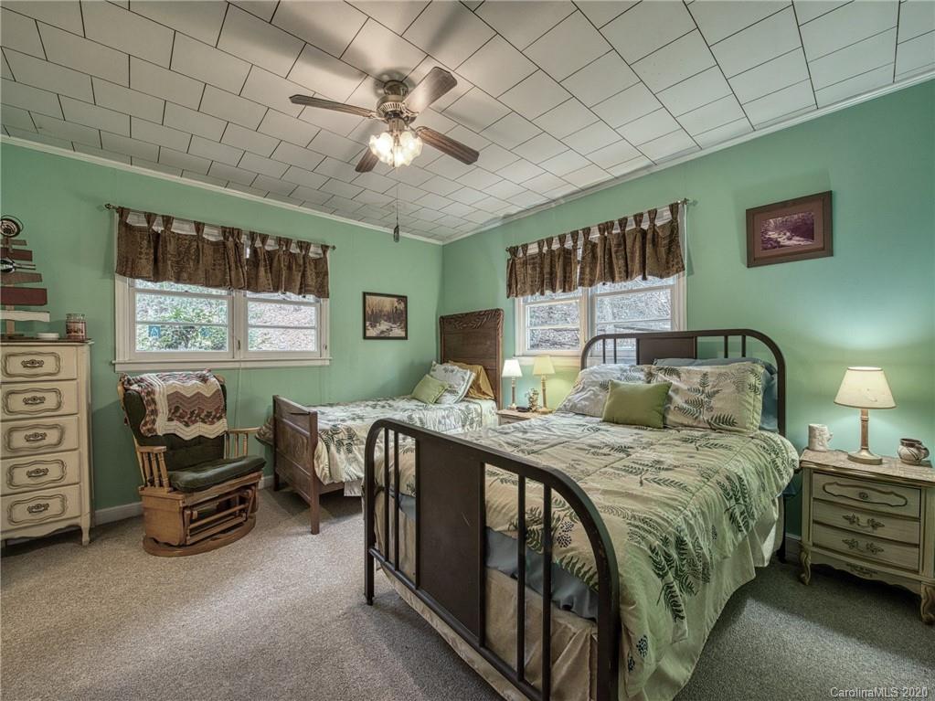 669 County Road Waynesville, NC 28785 - Photo 15 of 26