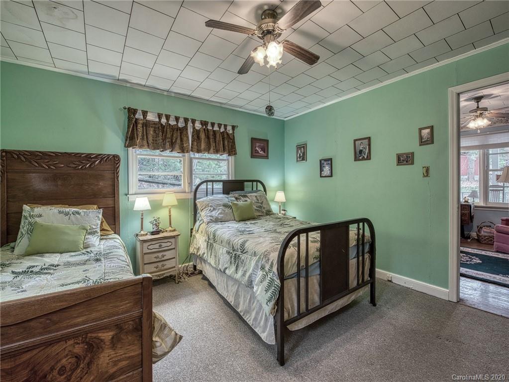 669 County Road Waynesville, NC 28785 - Photo 16 of 26