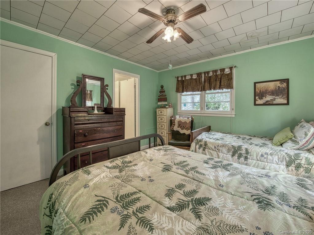 669 County Road Waynesville, NC 28785 - Photo 17 of 26