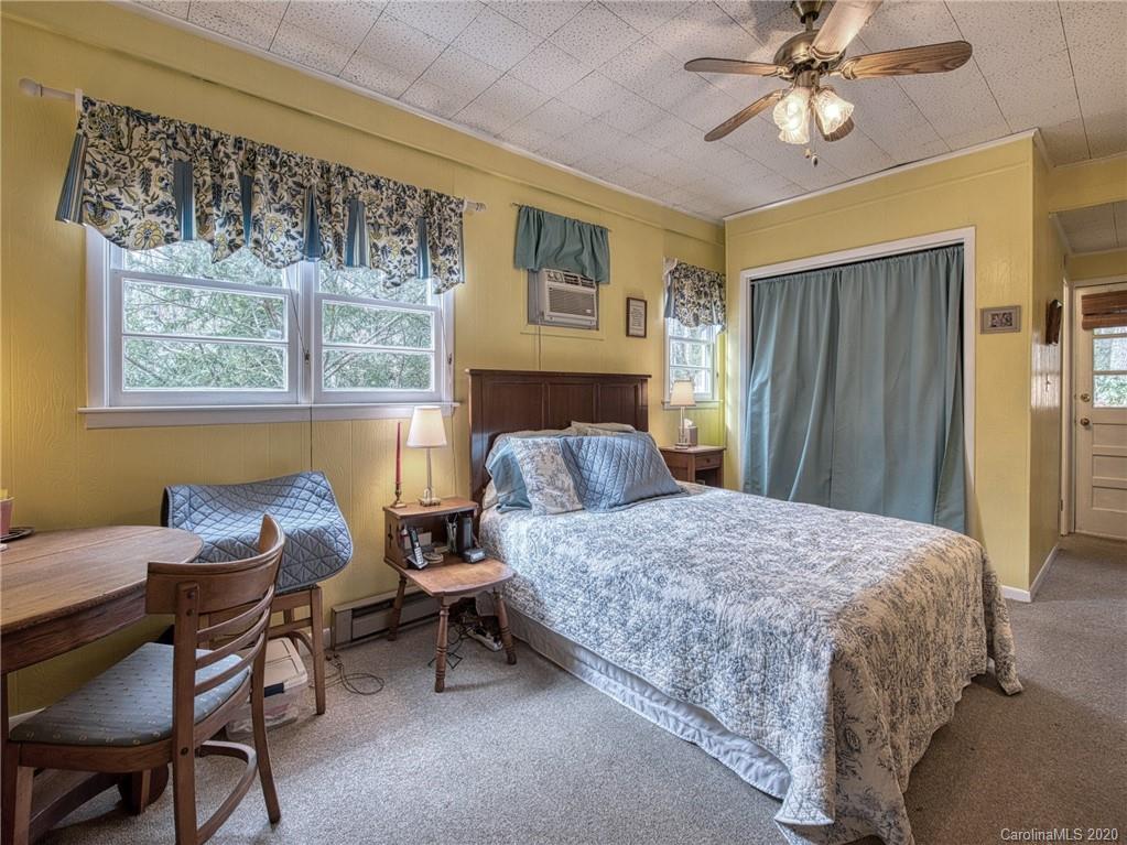 669 County Road Waynesville, NC 28785 - Photo 5 of 26