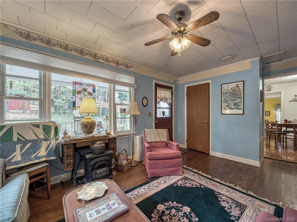 669 County Road Waynesville, NC 28785 - Photo 7 of 26