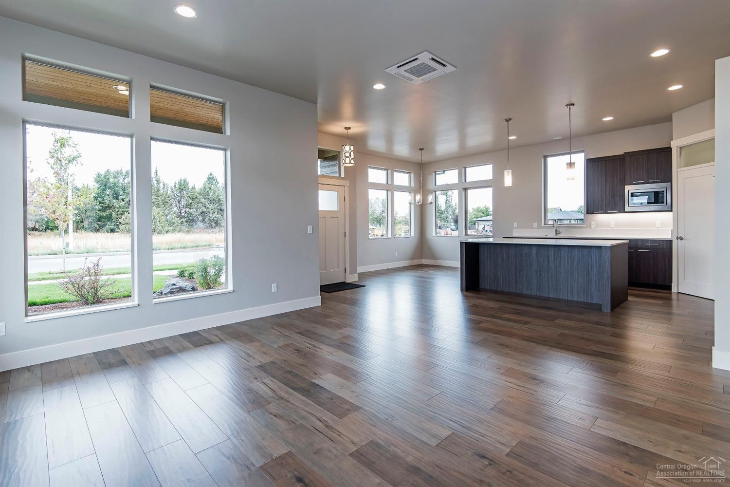 720 Northwest Rimrock Drive Redmond, OR 97756 - Photo 3 of 25 Additional Photo