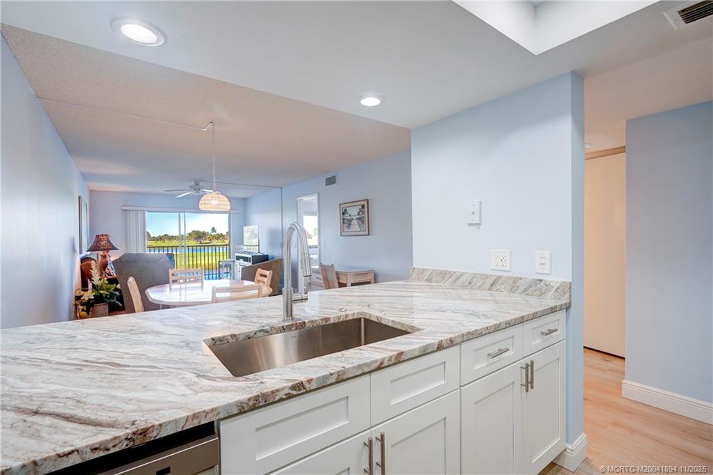 40 Northeast Plantation Road, Unit 209 Jensen Beach, FL 34957 - Photo 4 of 36
