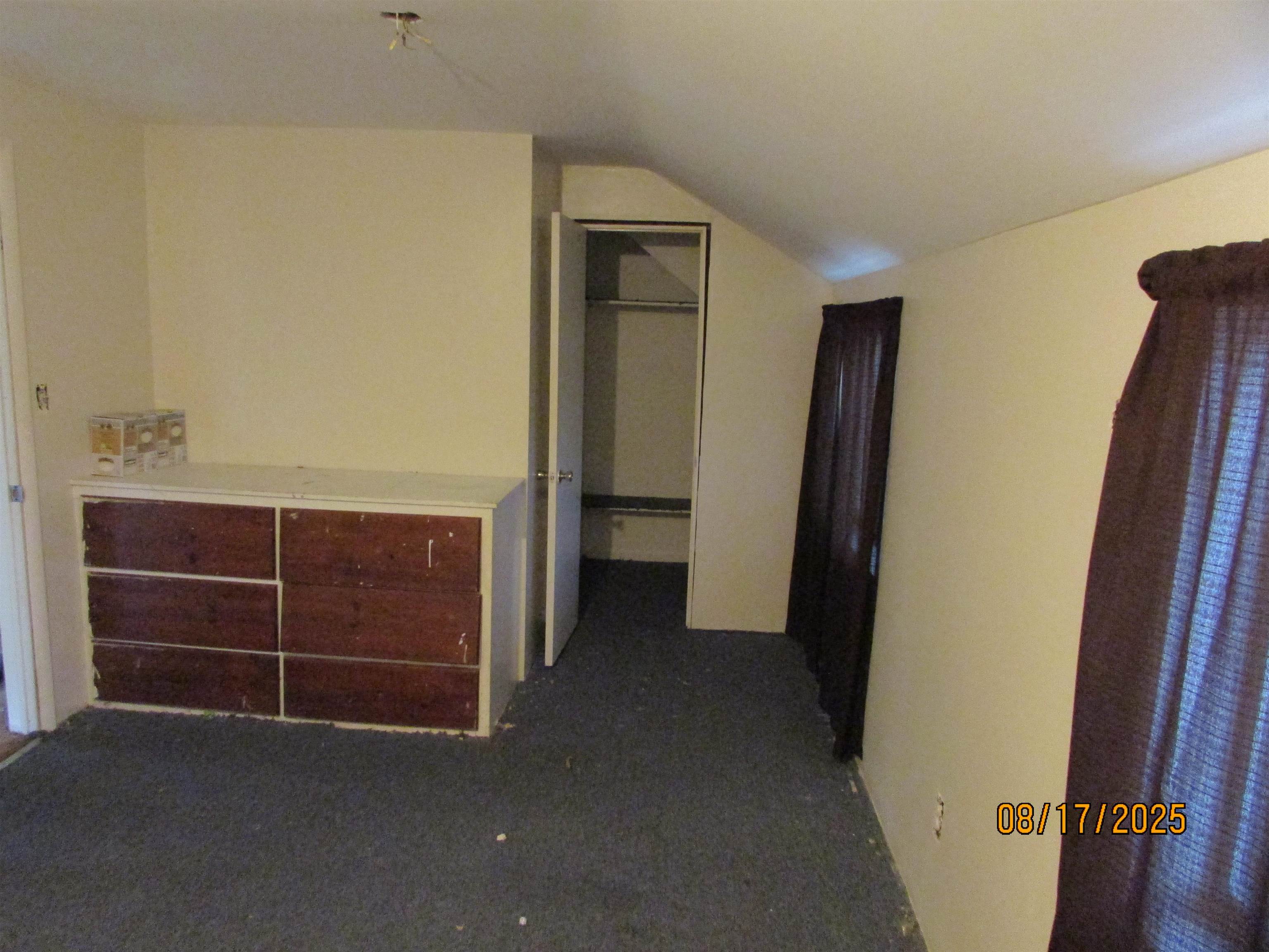 2320 Covert Road Burton, MI 48509 - Photo 25 of 26 50185513-092af61e-5523-4fdd-982a-66935dc017e9.JPG