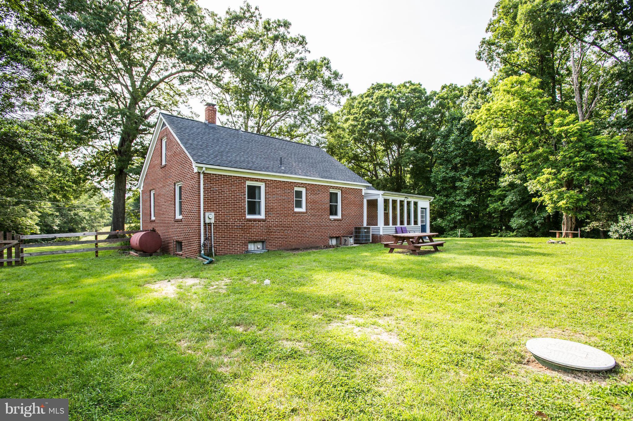 1106 Mountain View Road Fredericksburg, VA 22406 - Photo 20 of 29 Exterior (Rear)