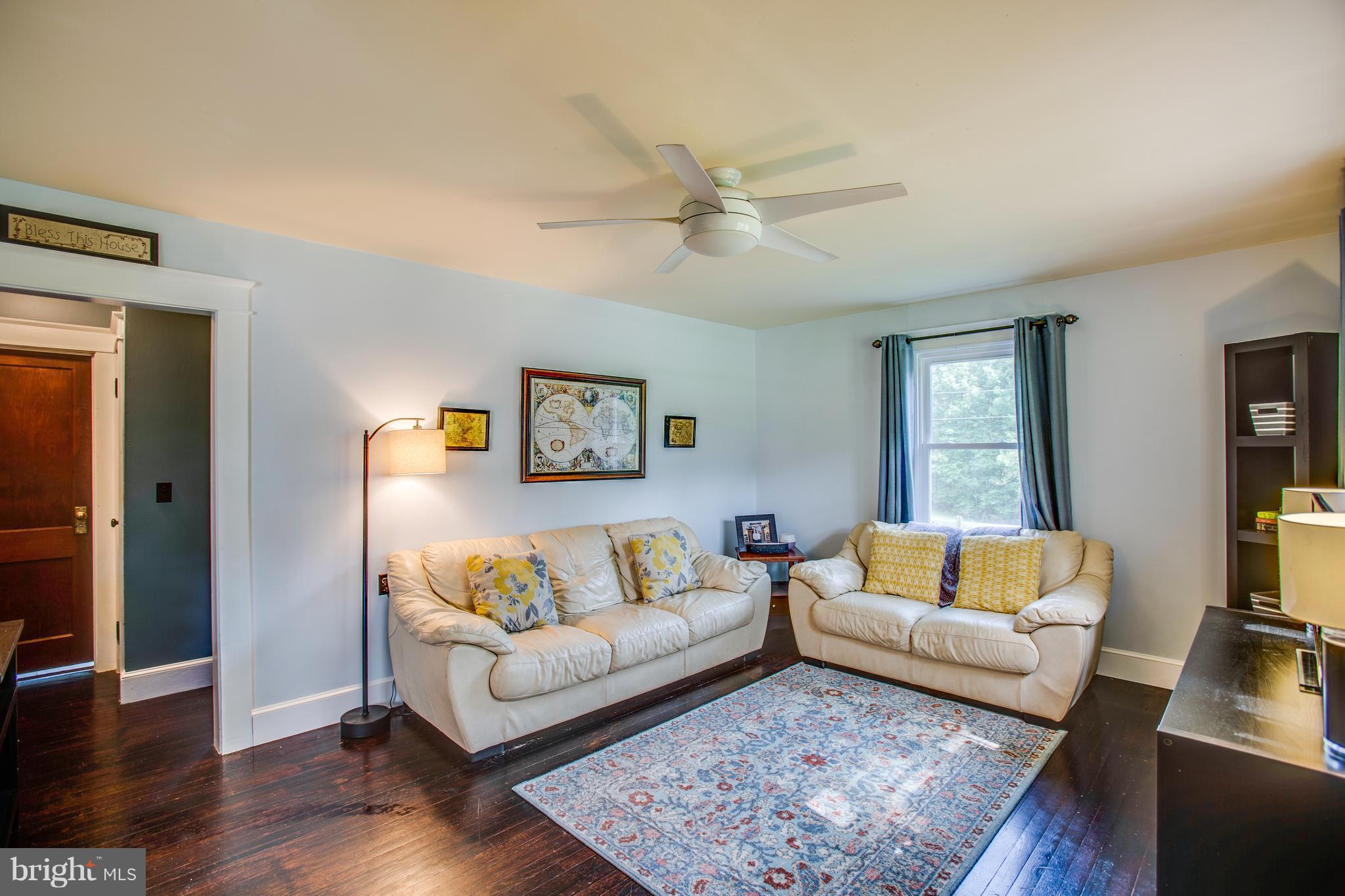 1106 Mountain View Road Fredericksburg, VA 22406 - Photo 10 of 29 Living Room