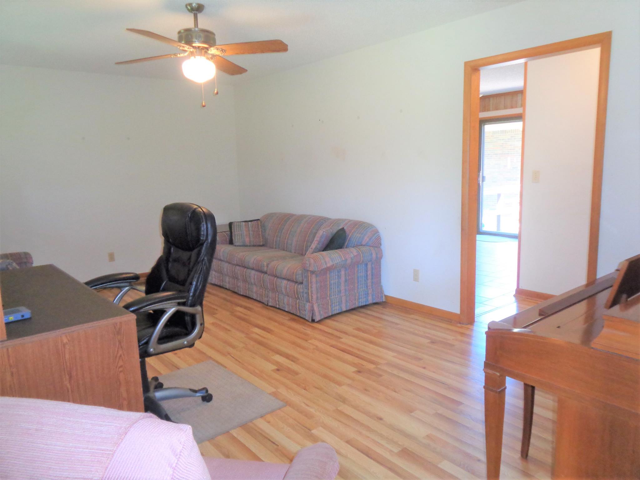 18 Ford Road Leoma, TN 38468 - Photo 2 of 25 Living Room