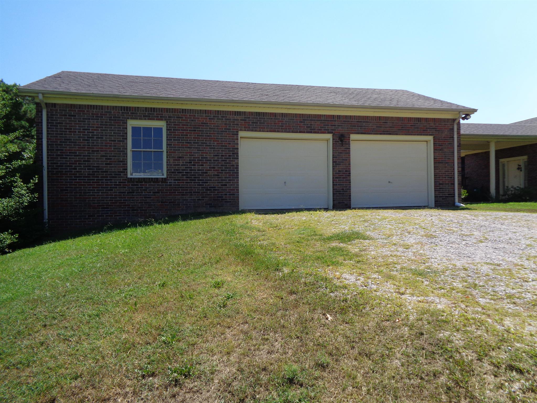 18 Ford Road Leoma, TN 38468 - Photo 16 of 25 View of garage