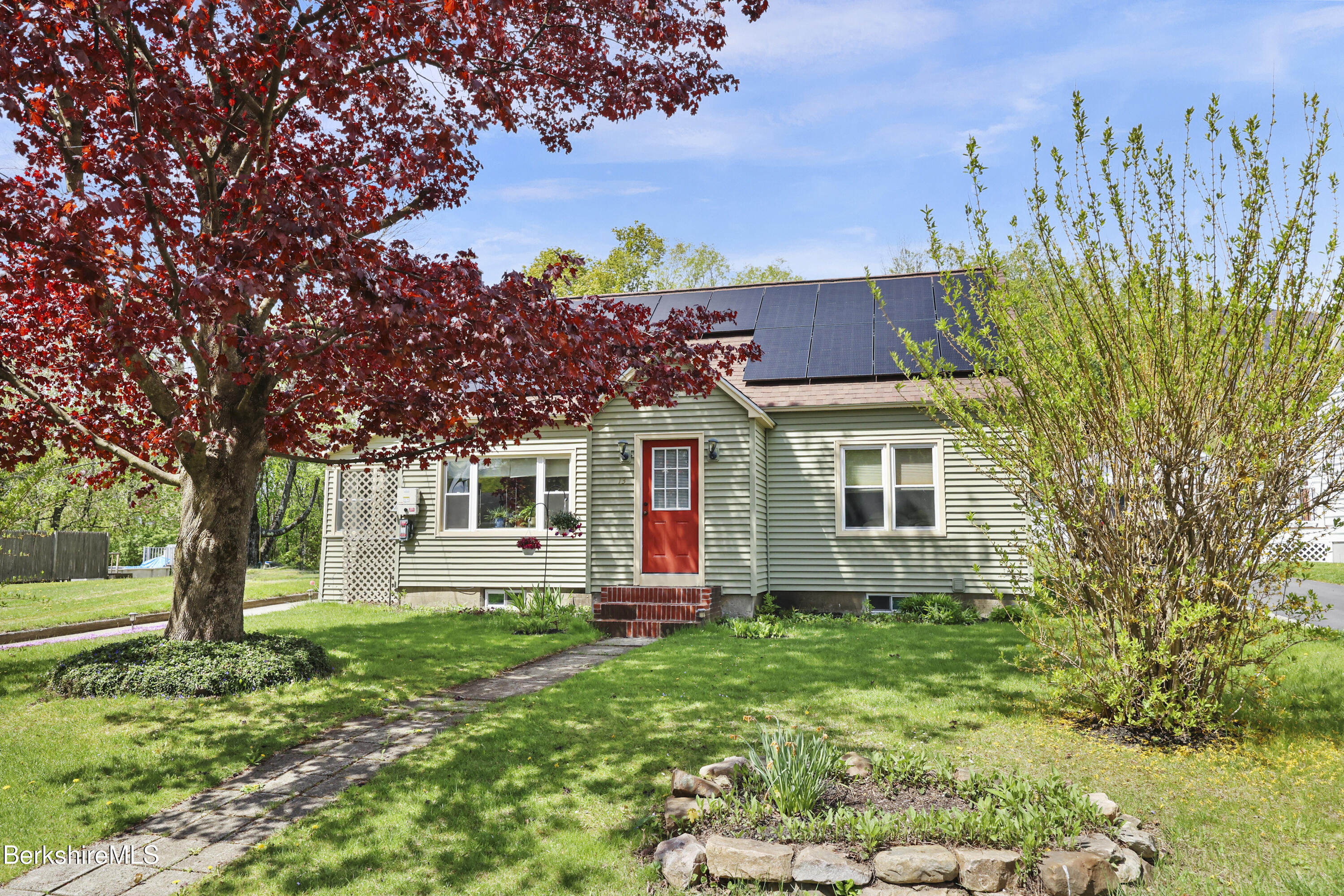 13 Simon Avenue Adams, MA 01220 - Photo 3 of 30 10 Exterior Front