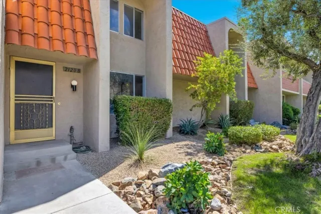 $344,900 | 2120 North Indian Canyon Drive, Palm Springs, CA 92262