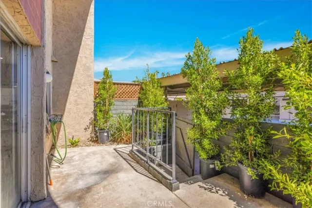 $344,900 | 2120 North Indian Canyon Drive, Palm Springs, CA 92262