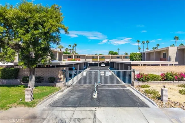$344,900 | 2120 North Indian Canyon Drive, Palm Springs, CA 92262