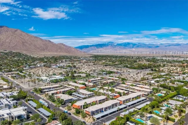 $344,900 | 2120 North Indian Canyon Drive, Palm Springs, CA 92262