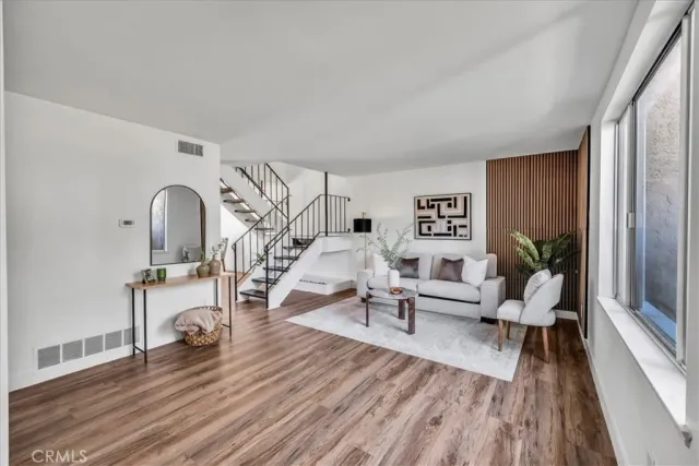 $344,900 | 2120 North Indian Canyon Drive, Palm Springs, CA 92262