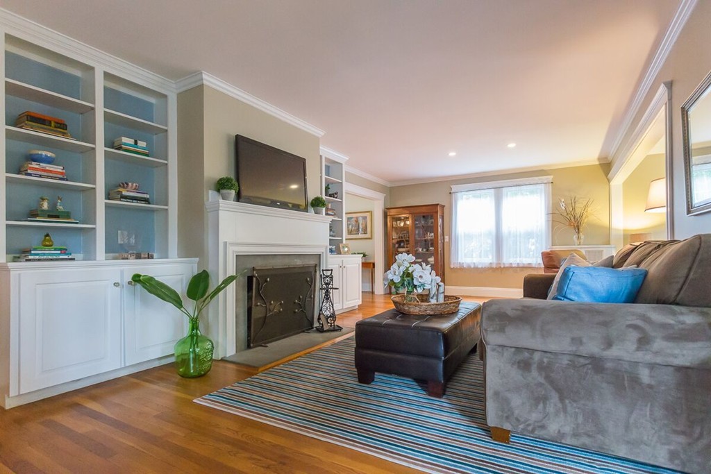 17 Homestead Road Marblehead, MA 01945 - Photo 6 of 30