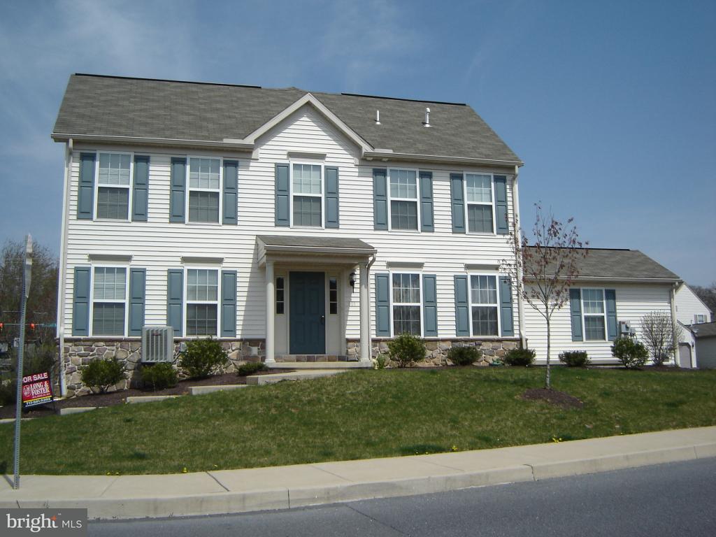 601 North Oak Street Lititz, PA 17543 - Photo 1 of 16 Gallery Image 1