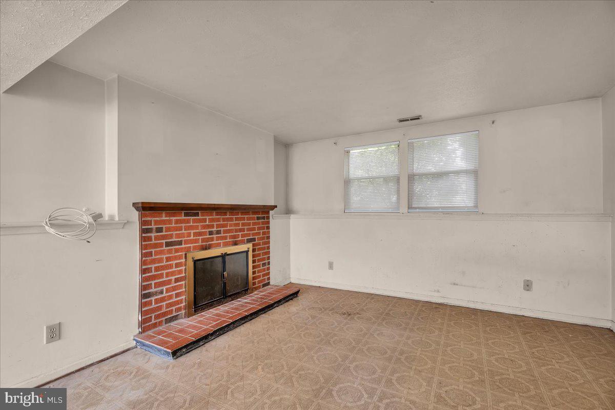 11 Decatur Lane Sicklerville, NJ 08081 - Photo 19 of 24 a view of empty room with a fireplace