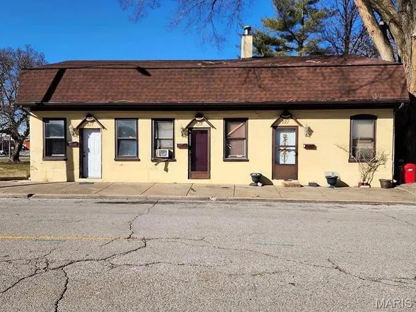 $140,000 | 219 North High Street, Belleville, IL 62220