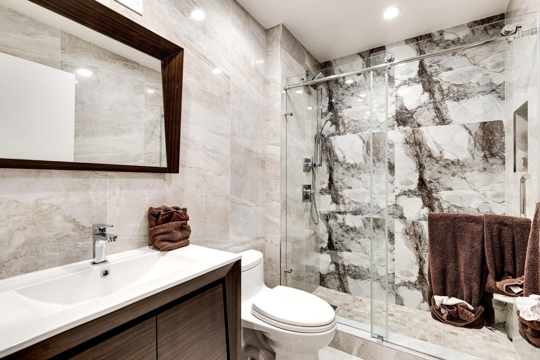 7771 La Mirada Drive Boca Raton, FL 33433 - Photo 28 of 38 Guest Bathroom