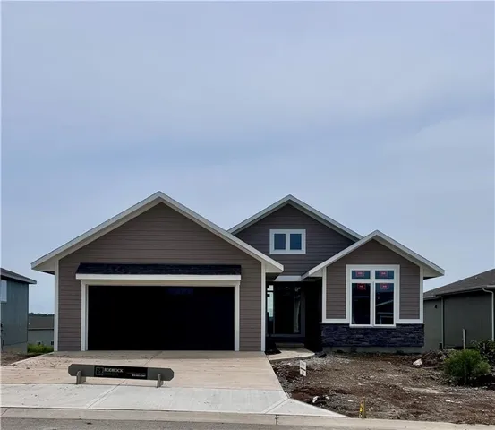 $710,132 | 4215 West 158th Terrace, Overland Park, KS 66224