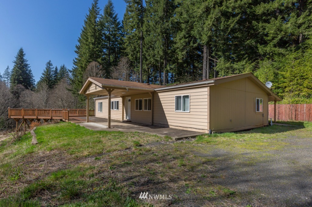493 Grasseth Poston Road Longview, WA 98632 - Photo 1 of 17