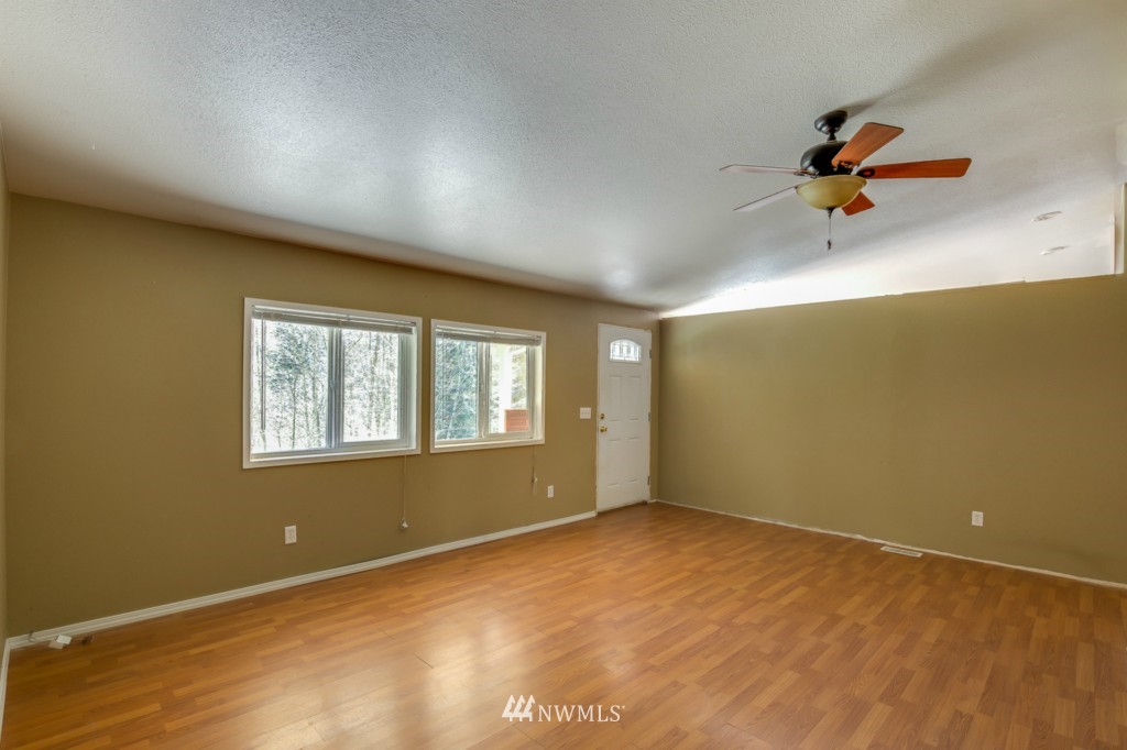 493 Grasseth Poston Road Longview, WA 98632 - Photo 13 of 17