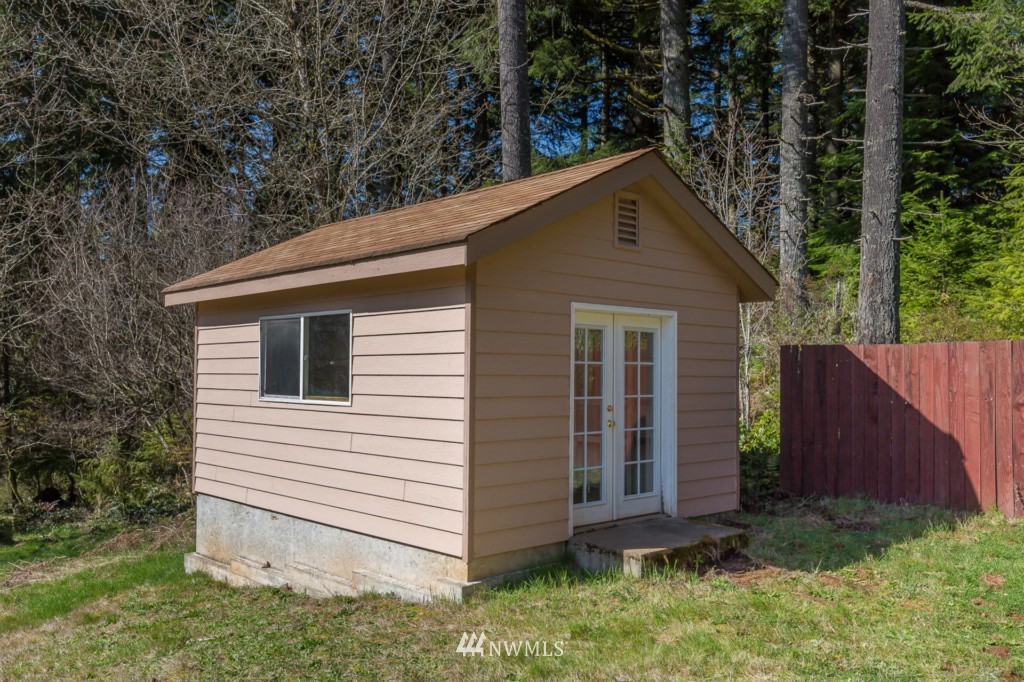 493 Grasseth Poston Road Longview, WA 98632 - Photo 4 of 17