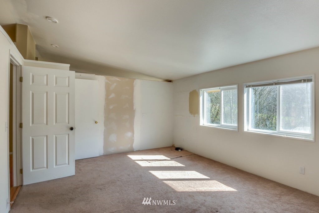 493 Grasseth Poston Road Longview, WA 98632 - Photo 9 of 17