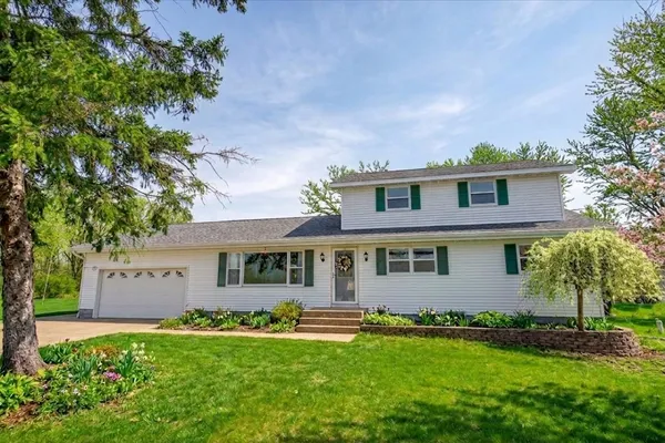 $615,000 | 4726 Baxter Road, Cottage Grove, WI 53527