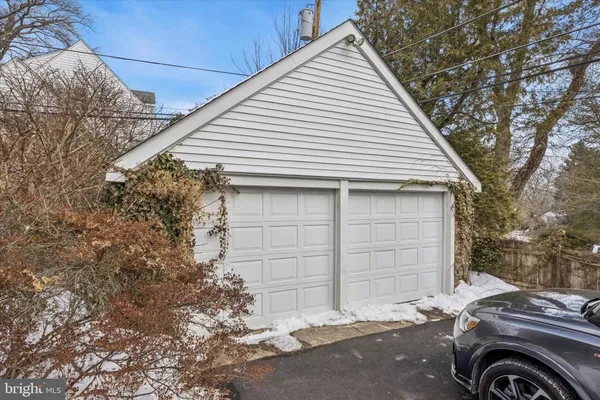 a view of a house with a garage