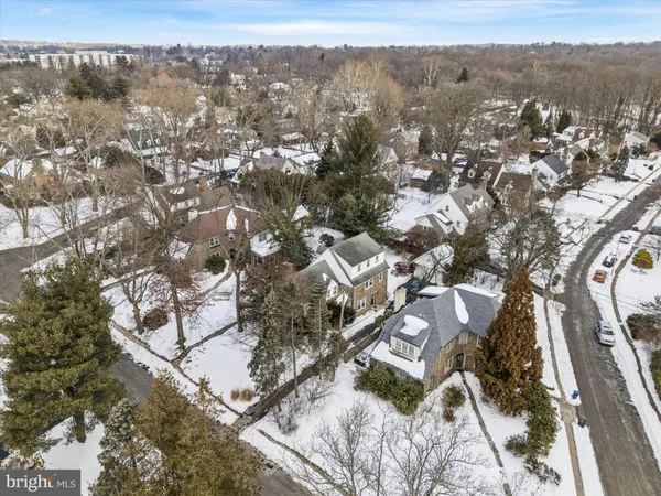 an aerial view of multiple house
