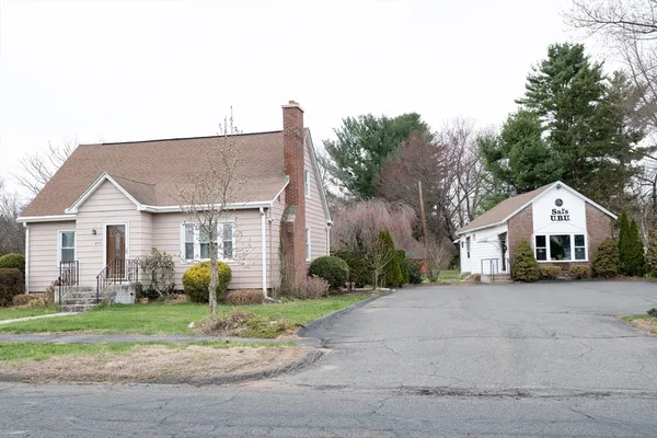 $450,000 | 422 Cooper Street, Agawam, MA 01001