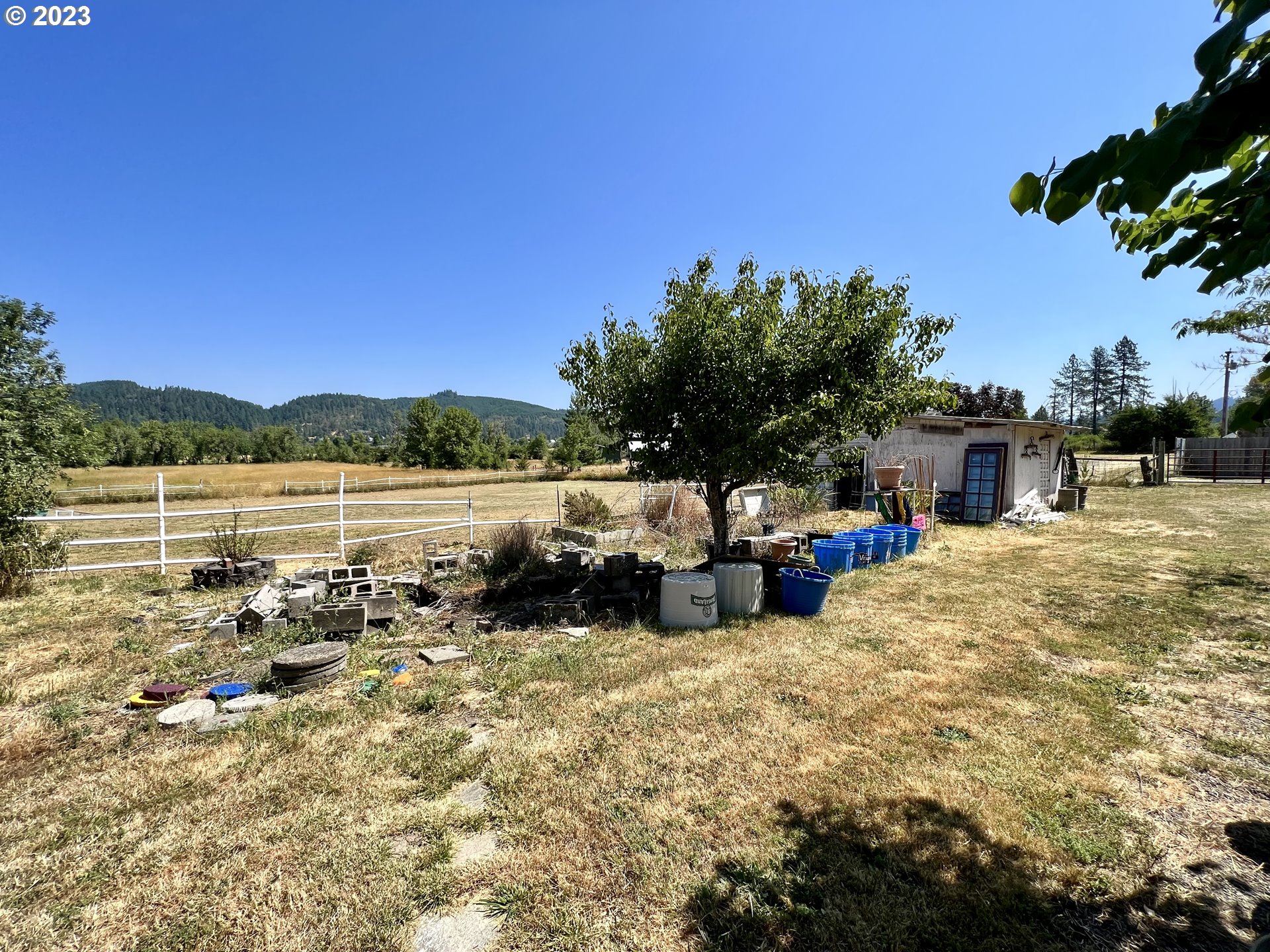1581 Southside Road Sutherlin, OR 97479 - Photo 28 of 30 a view of swimming pool with lake view and mountain in the back