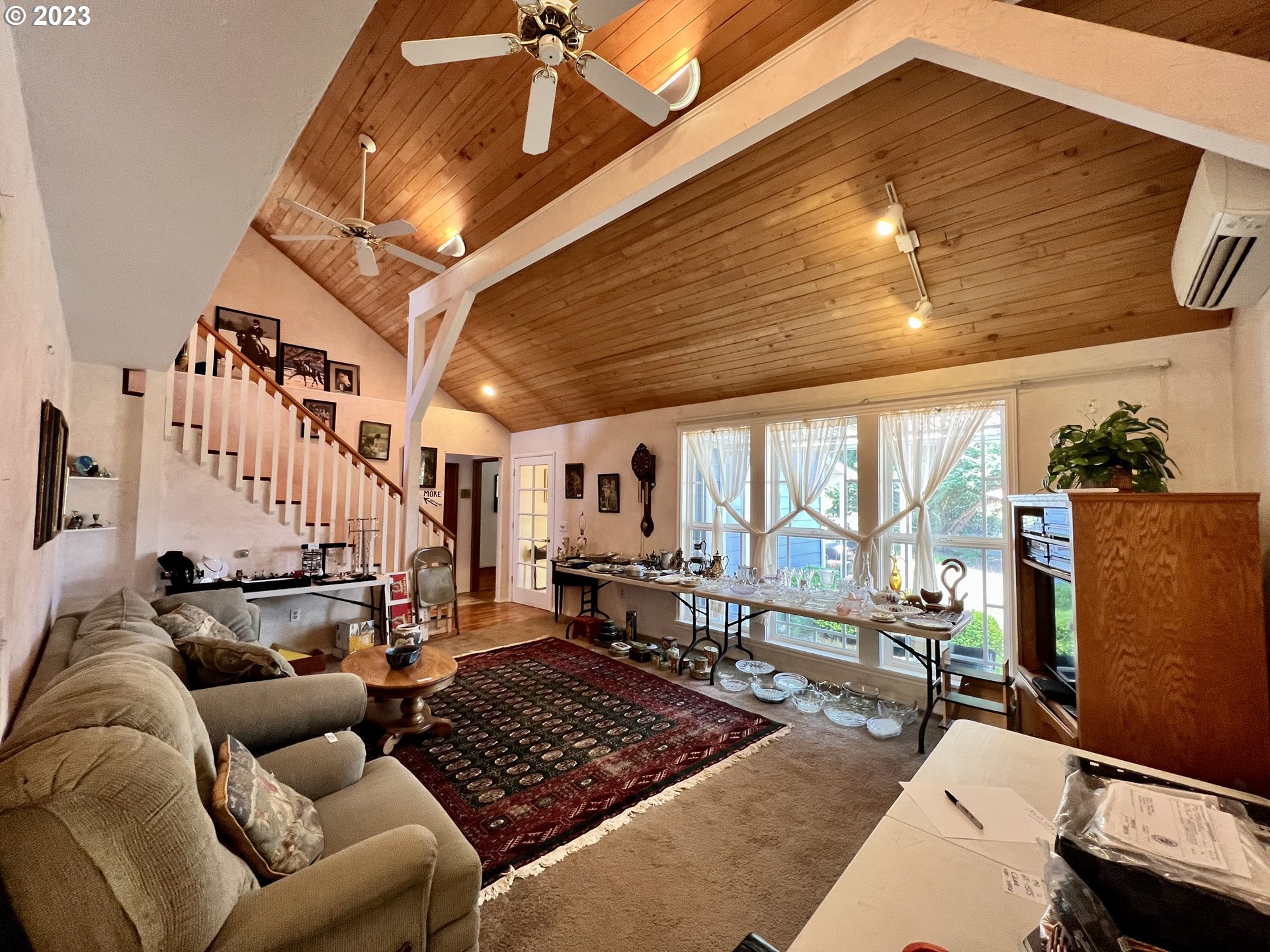 1581 Southside Road Sutherlin, OR 97479 - Photo 4 of 30 a living room with furniture and a flat screen tv