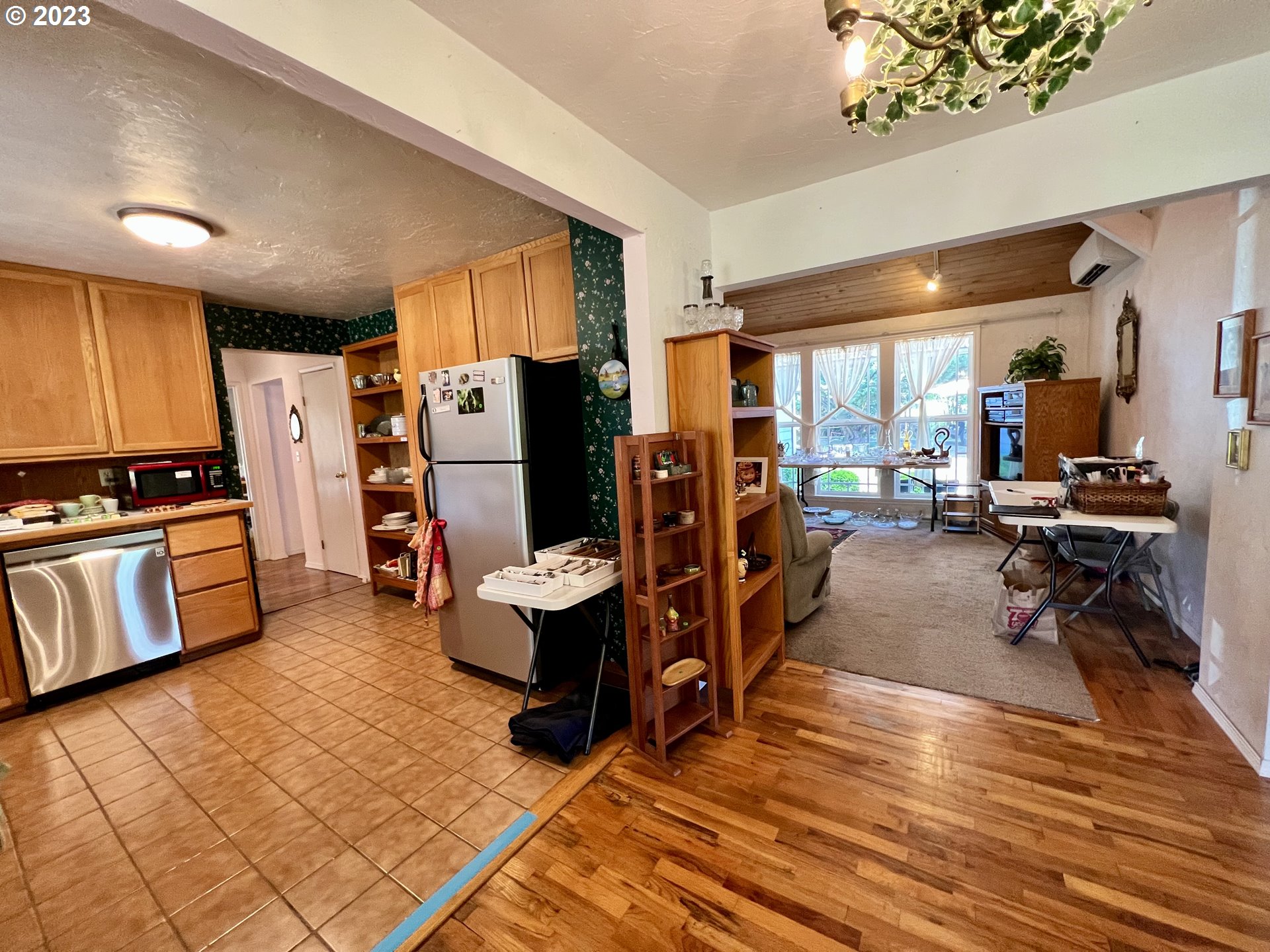 1581 Southside Road Sutherlin, OR 97479 - Photo 10 of 30 a view of a room with gaming equipment